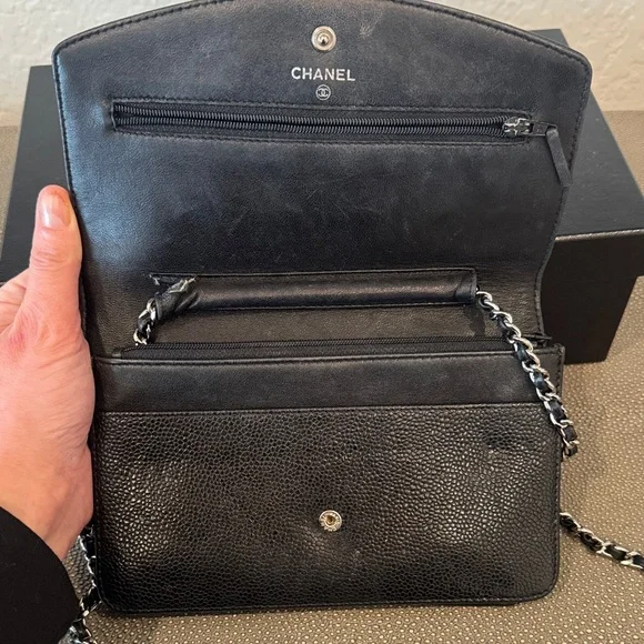 Chanel black caviar leather wallet-on-chain crossbody bag - Picture 2 of 8